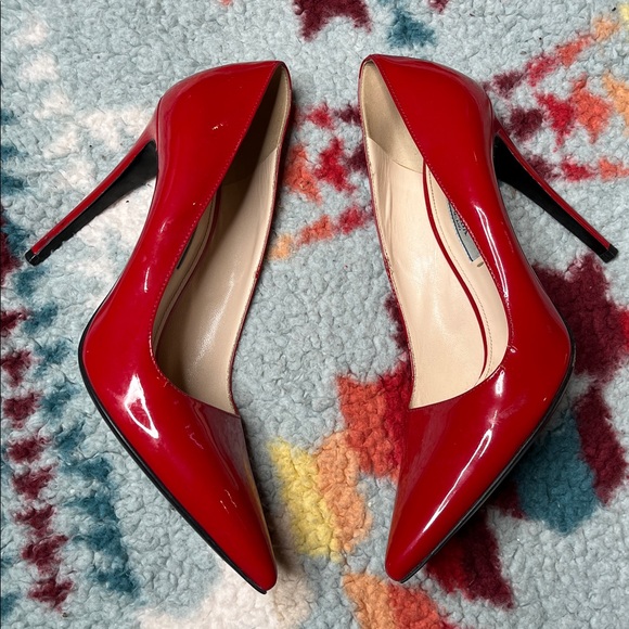 Prada red patent leather high heels - Picture 1 of 11